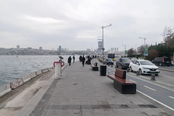 Istambul Turquia Dezembro 2022 Caminhada Pela Costa Uskudar Longo Estreito — Fotografia de Stock