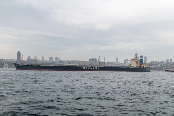 Isztambul Törökország 2022 December Winnie Nevű Hajó Boszporusz Szorosnál — Stock Fotó