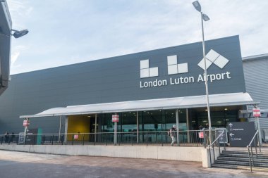 Luton, İngiltere - 10 Mart 2023 Londra Luton Havaalanı.