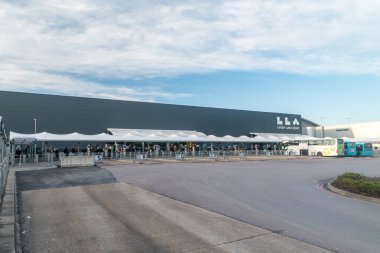Luton, Birleşik Krallık - 10 Mart 2023: Londra Luton Havaalanı (IATA: LTN, ICAO: EGW).