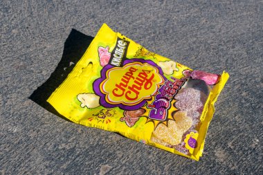 Chisinau, Moldova - 10 Mart 2023: Chupa Chups jelibon.