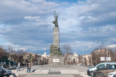 Chisinau, Moldova - 9 Mart 2023: Leninist Komsomol Kahramanları Anıtı (Monumentul Eroilor Comsomolului Leninist).