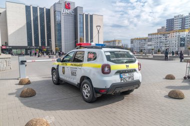 Chisinau, Moldova - 8 Mart 2023: Moldova polisi arabası (Politia).