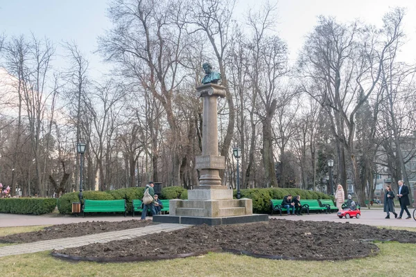 チシナウ モルドバ 2023年3月8日 マーレ公園でアレクサンダー セルゲヴィチ プシュキン ステファンの胸像 — ストック写真