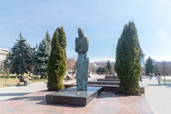 Кишинев Молдова Марта 2023 Года Траурная Фигура Парке Героев Отечества — стоковое фото