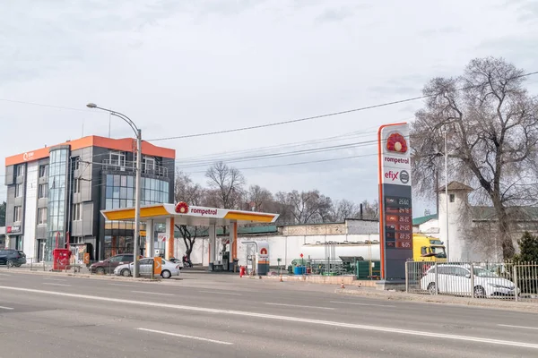 Chisinau Moldávia Março 2023 Posto Combustível Gasolina Rompetrol — Fotografia de Stock
