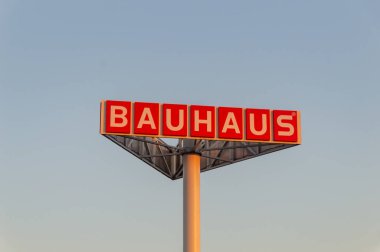 Hanau, Almanya - 26 Haziran 2023: Bauhaus Dükkanı Logosu.