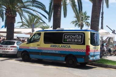 Benicarlo, İspanya - 1 Temmuz 2023: Provita ambulans aracı.