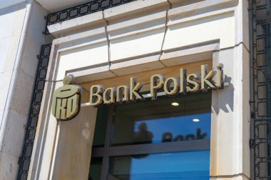 Bydgoszcz, Polonya - 9 Temmuz 2023: PKO Bank Polski logosu.