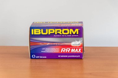 Pruszcz Gdanski, Polonya - 14 Mayıs 2023: Ibuprom RR maksimum ağrı kesici.