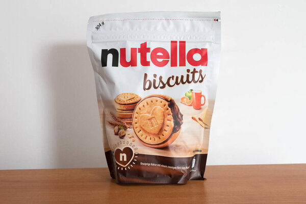 Прущ Гданьски, Польша - 12 июля 2023 года: печенье Ferrero Nutella.