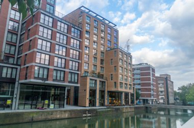 Rotterdam, Nederland - 22 Ekim 2023: Rotterdam şehir merkezindeki daireler.