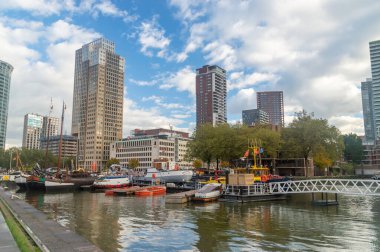 Rotterdam, Nederland - 22 Ekim 2023 Eski Rotterdam Limanı.