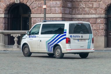 Antwerp, Belçika - 24 Şubat 2024: Beligish polisi arabası.