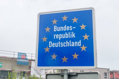 Lindau, Almanya - 10 Nisan 2024: Budnes Deutschland Amblemi.