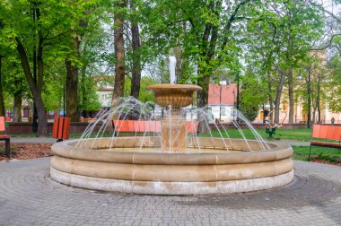 Aleksandrow Lodzki, Polonya - 14 Nisan 2024: Çeşme Aleksandrow Lodzki, Polonya.