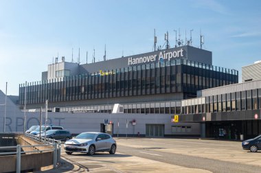 Hanover, Almanya - 27 Nisan 2024: Uluslararası Hanover havalimanı.