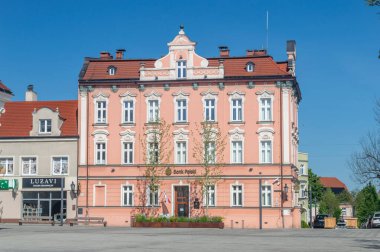 Jarocin, Polonya - 1 Mayıs 2024: PKO BP banka ofisi.