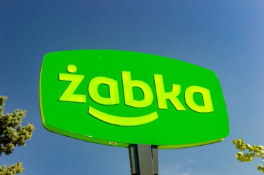 Jarocin, Polonya - 1 Mayıs 2024: Zabka market logosu.