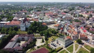 Lublin, Polonya - 26 Mayıs 2024: Lublin ve Lublin 'in eski bir kasabasında hava manzarası.