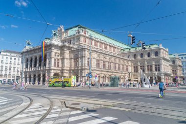 Viyana, Avusturya - 8 Haziran 2024: Viyana Devlet Operası (Wiener Staatsoper).