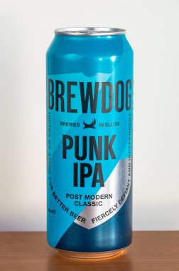 Pruszcz Gdanski, Polonya - 12 Haziran 2024: Brewdog Punk IPA birası.