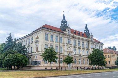 Breclav, Çek Cumhuriyeti - 28 Temmuz 2024: Breclav 'daki Sarı Okul.