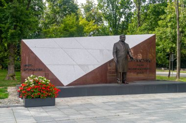 Lublin, Polonya - 3 Ağustos 2024: Cumhurbaşkanı Lech Kaczynski Anıtı.