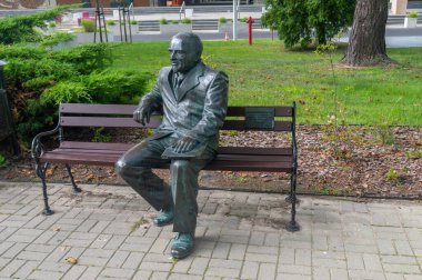 Lublin, Polonya - 10 Ağustos 2024: Profesör Henryk Raabe 'nin yedek kulübesi.