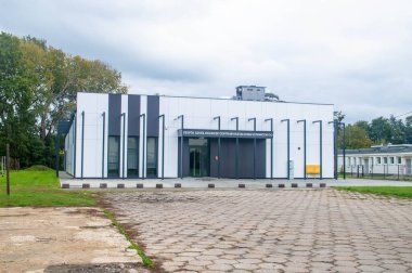 Sochaczew, Polonya - 6 Ekim 2024: Devam eden Eğitim Merkezi Tarım Okulu Kompleksi (Zespol Szkol Rolincze Centrum Ksztalcenia Ustawicznego).