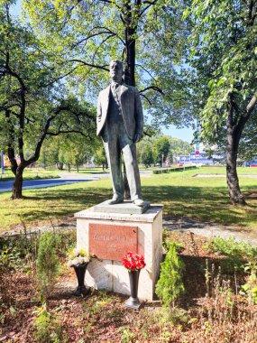 Svit, Slovakya - 21 Eylül 2024: Tomas Bata Anıtı.