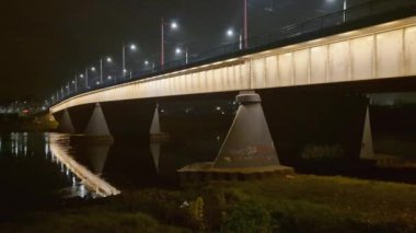 Kaunas, Litvanya - 7 Kasım 2024: Panemunes tiltas köprüsü.