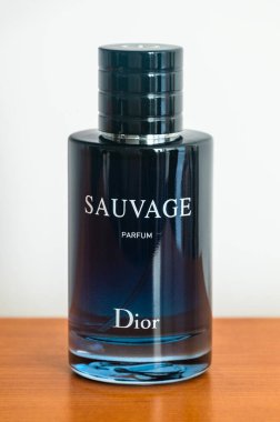 Pruszcz Gdanski, Polonya - 5 Kasım 2024: Dior Sauvage parfümü.