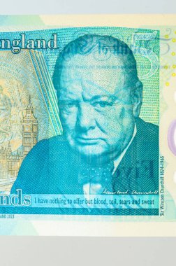 5 GBP notunda Winston Churchill 'in portresi.