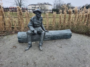 Brwinow, Polonya - 2 Mart 2025: Heykel: Ignacy Kozielewski.