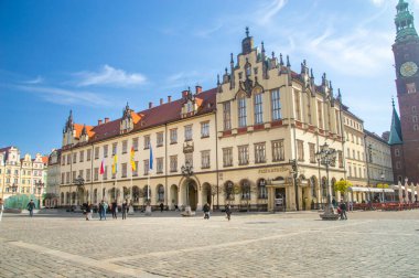 Wroclaw, Polonya - 5 Nisan 2025: Wroclaw 'daki Eski Belediye Binası.