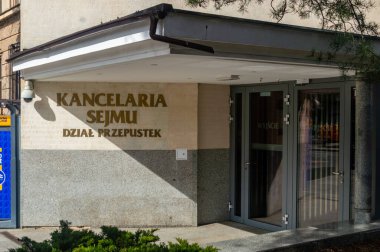 Varşova, Polonya - 12 Nisan 2025: Polonya Cumhuriyeti Başbakanlık Heyeti, Geçiş Bölümü.