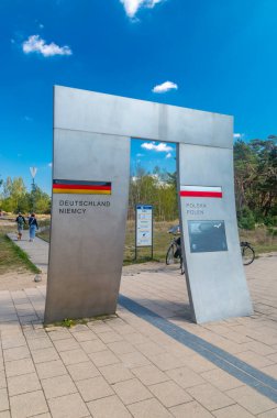Heringsdorf, Almanya - 20 Nisan 2025: Almanya ile Polonya arasındaki sınır kapısı.