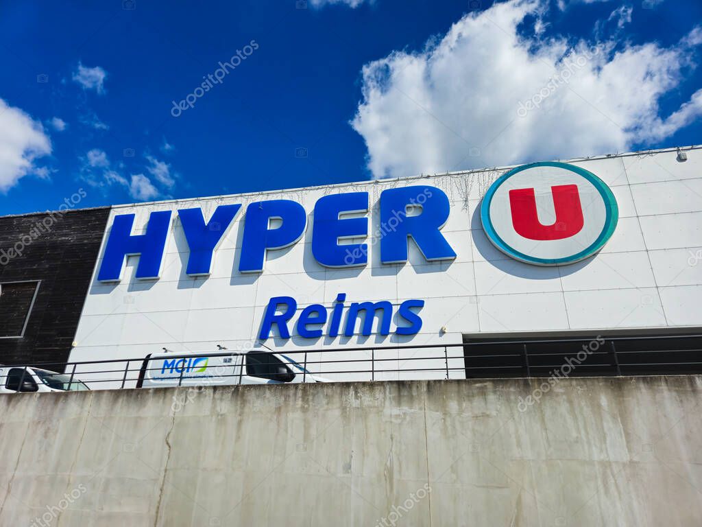 Reims, France - April 1, 2025: Logo of Hyper U.