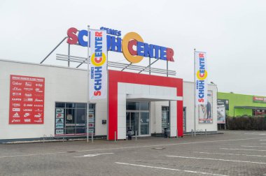 Heiligenroth, Almanya - 28 Eylül 2025: Siemes Schuh merkez ayakkabı mağazası.