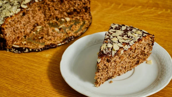 Tasty Walnut Cake Chocolate Almond Topping — Stock Photo, Image