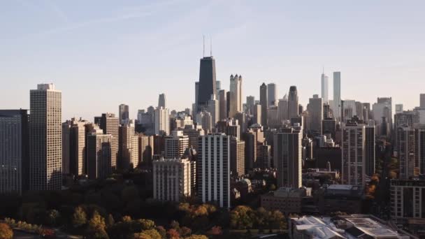 Panning Left Aerial Drone Footage Downtown Chicago Skyline Lincoln Park — Stok video