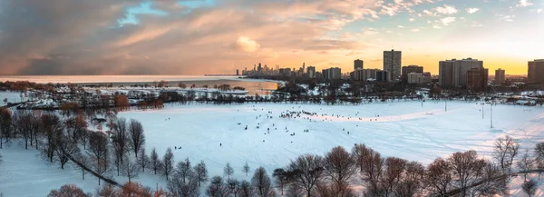 Wide Angle Aerial Panorama People Sledding Cricket Hill Sunset Bare — Stok fotoğraf