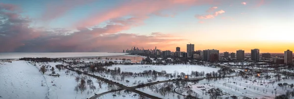 Beautiful Chicago Winter Skyline Aerial Snow Covered Montrose Beach Looking — Stockfoto