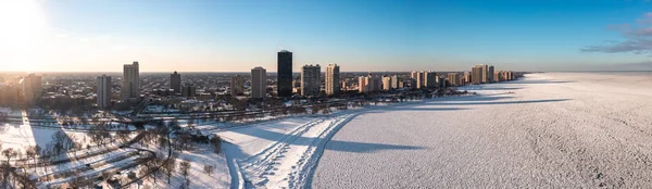 Beautiful Aerial Panorama Residential Highrise Buildings Casting Shadows Frozen Lake — Stock Photo, Image