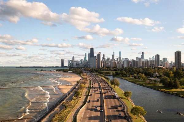 Downtown Chicago City Skyline Aerial Centered Traffic Lake Shore Drive — Stock Photo, Image