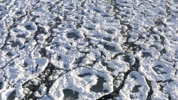 Aerial Drone Clip Flying Low Frozen Ice Snow Covering Lake — 图库视频影像