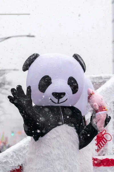Chicago January 28Th 2023 Black White Panda Waves Parade Goers — Stock fotografie
