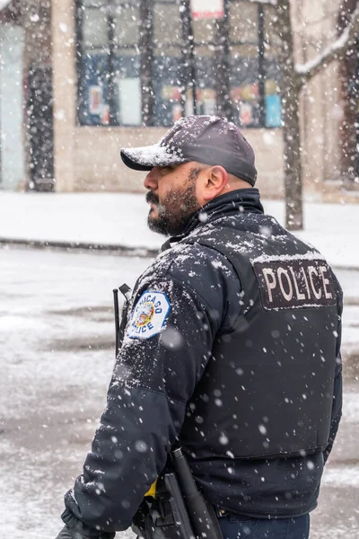 Chicago Janvier 2023 Policier Tient Sur Route North Broadway Lors — Photo