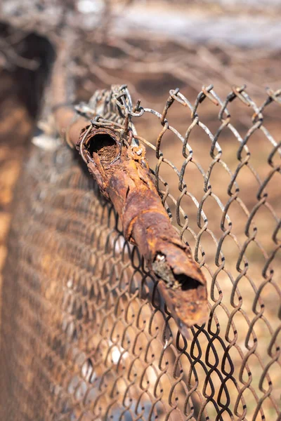 Close Rusty Weathered Metal Chain Link Fence Top Pipe Severely — Stock Photo, Image